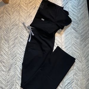 Black FIGS Women’s